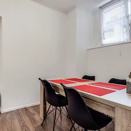 Modern In Historic Center. Apartament *